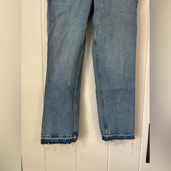Abercrombie & Fitch 90s Straight Mid Rise Light Wash Jeans - Picture 4 of 7